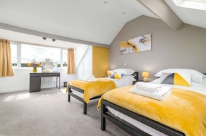 3 bedrooms, iron/ironing board, WiFi, bed sheets - Host & Stay | Railman's Rest (Whitby)