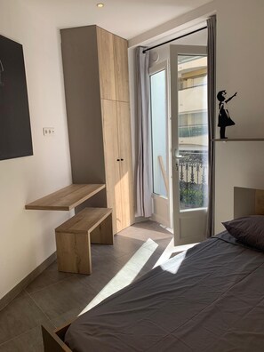 4 bedrooms, desk, WiFi, bed sheets - Town house Cannes- 500 meters from the beach and Palais des festivals (Cannes)