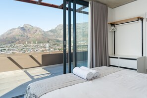 Classic Apartment | View from room - FortyOnL 702 (Cape Town)