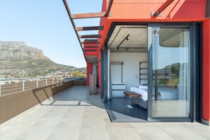 Classic Apartment | Balcony - FortyOnL 702 (Cape Town)