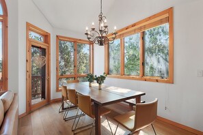 Dining - Beautiful Breckenridge Townhome Renovated with Private Hot Tub! (Breckenridge)