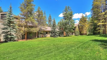 Condo, 2 Bedrooms | Exterior