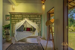 3 bedrooms, in-room safe, free WiFi, bed sheets - A villa with character in Pemuteran, Bali! (Pemuteran)