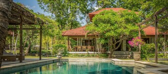 A villa with character in Permuteran, Bali!