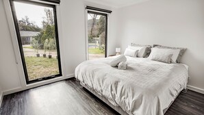 2 室のベッドルーム、アイロン / アイロン台、WiFi、ベッドシーツ