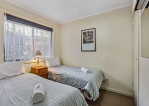 2 bedrooms, iron/ironing board, WiFi, bed sheets