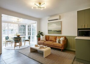 TV - Highland Valley Cottage 6 (Bright)