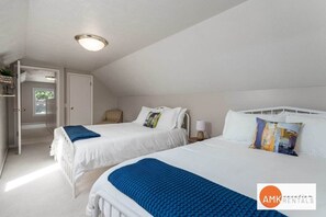 4 bedrooms, desk, travel cot, WiFi