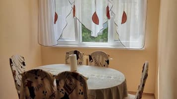 Apartment | Dining