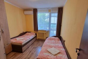 2 habitaciones, tabla de planchar con plancha y wifi gratis 