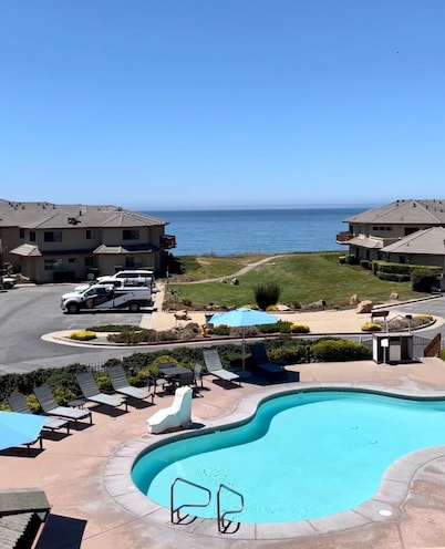 Premium Ocean Front Villa at Seascape!