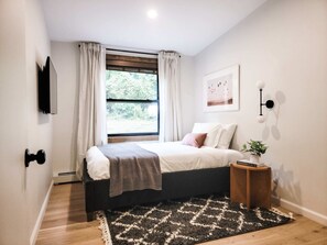 5 bedrooms, desk, iron/ironing board, travel cot