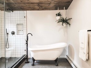 Bathtub, hair dryer, towels