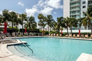 Pool - Le Marina Bay 409  STR -02439 (Sunny Isles Beach)