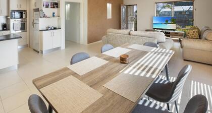 Paynesville Villa: Relax with everything you need for a relaxing stay