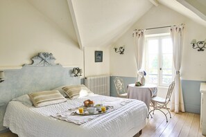 10 chambres, fer et planche à repasser, Wi-Fi gratuit, draps fournis
