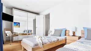 3 bedrooms, iron/ironing board, travel cot, free WiFi - SeaDream - First row on the water, 360° roof terrace, sauna, beach chair (Ostseeresort Olpenitz)