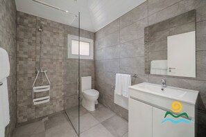 Hårføner og håndklær