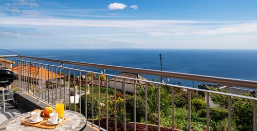 Peaceful, great for walks | SeaView Apartment