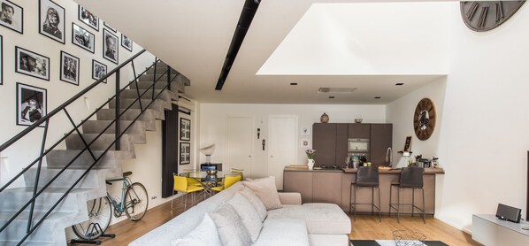 Departamento, 2 habitaciones | Cocina privada | Refrigerador con congelador, microondas, horno y parrilla de estufa 