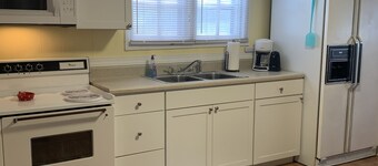 Authentic 100 Year Old Farmhouse, Farm setting in the  foothills of the Smokies