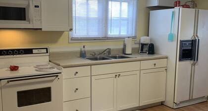 Authentic 100 Year Old Farmhouse, Farm setting in the foothills of the Smokies