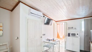 Căn hộ, 1 phòng ngủ | Bếp riêng | Dụng cụ pha espresso, tủ lạnh nhỏ, lò vi sóng 