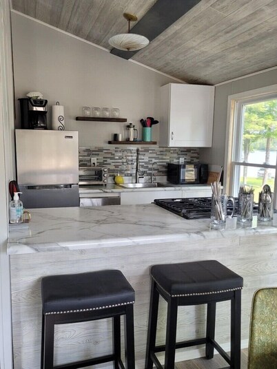 Pratt Lake Place: The Perfect Spring Break Retreat for Relaxation & Fun