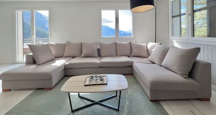 Comfortable Chalet - View of Lake Aiguebelette