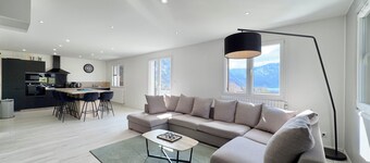 Confortable Chalet - Vue sur le Lac d’Aiguebelette