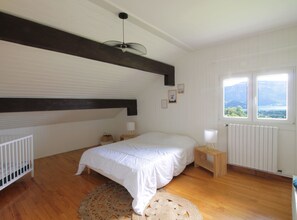 5 habitaciones, tabla de planchar con plancha y wifi 