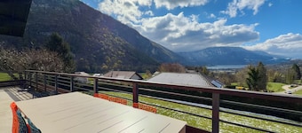 Comfortable Chalet - View of Lake Aiguebelette