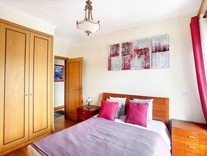 2 chambres, accès au Wi-Fi (inclus), literie fournie