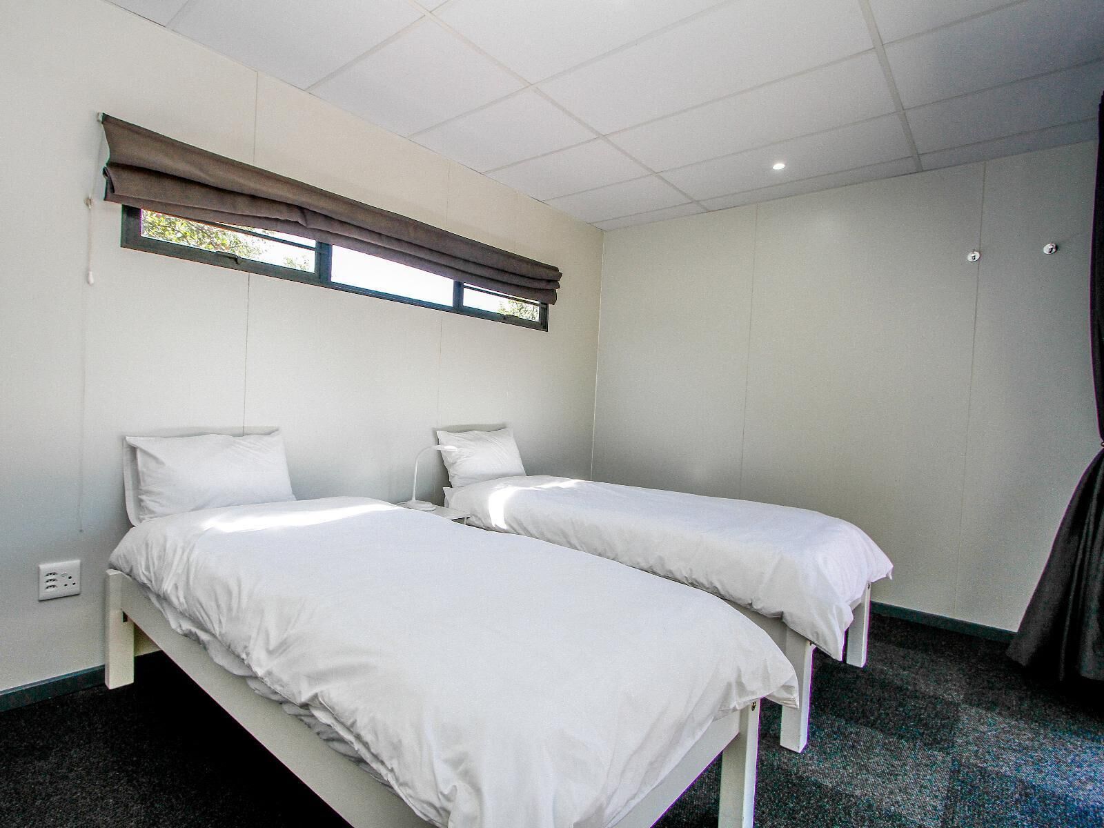 트윈룸 | 고급 침구, 미니바, 책상