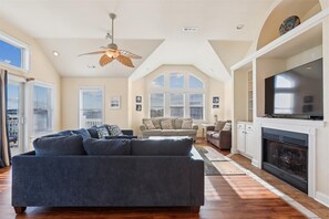 TV, fireplace, stereo