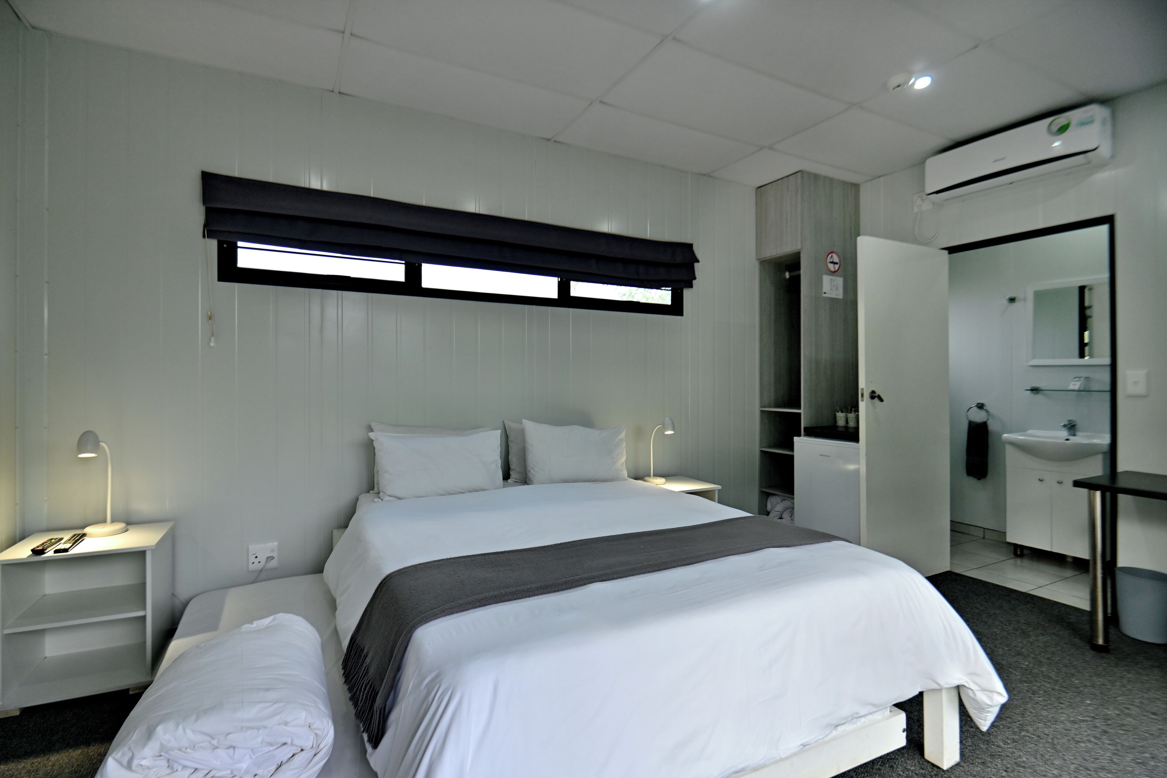 Phòng dành cho gia đình | Minibar, bàn, bộ trải giường 