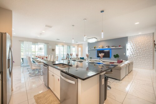 15BD/9BDR/10BA sleeps20-pool/Htub/Theater/Arcade