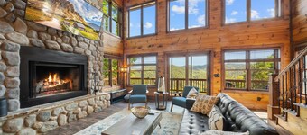 Cranberry View Lodge - VIEWS, Privacy, Gated Community, Game Table!