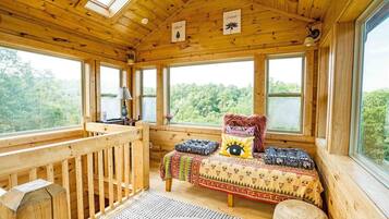 4 bedrooms, free WiFi, bed sheets