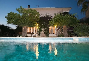 Piscine extérieure, piscine chauffée