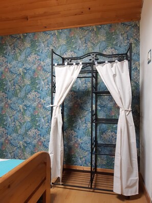2 camere, ferro/asse da stiro, Wi-Fi gratuito, lenzuola