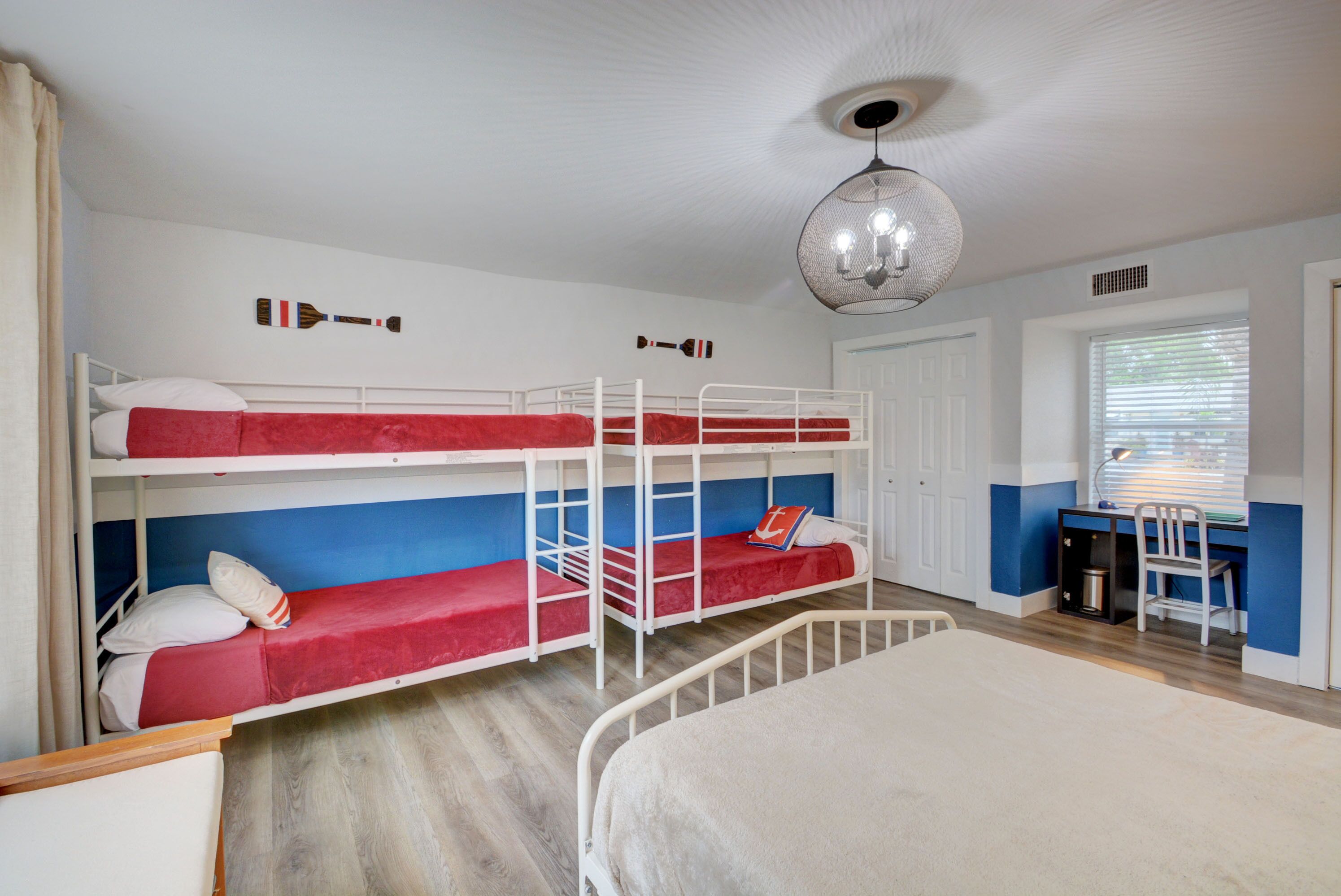 2 bedrooms, desk, iron/ironing board, travel cot