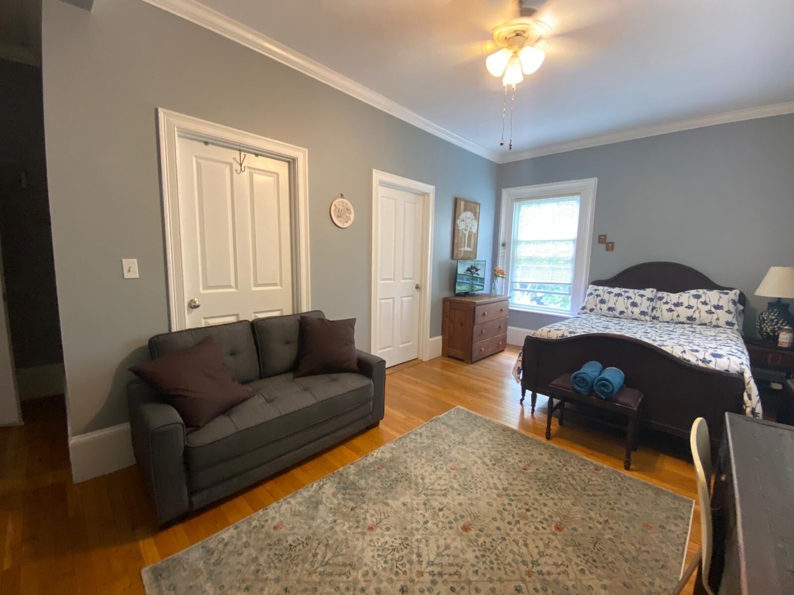 2 bedrooms, desk, iron/ironing board, free WiFi