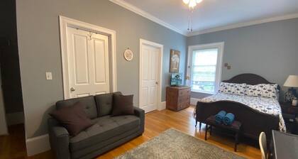 Spacious Egleston Sq 2 Bedroom (Dog Friendly)