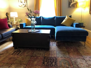 Smart TV - Spacious Egleston Sq 3 Bedroom, Dog Friendly (Boston)