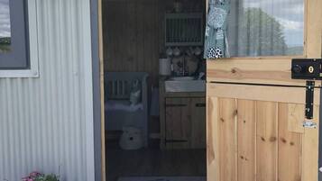 Cabin | Exterior detail