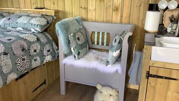 Cabin | 1 bedroom, bed sheets