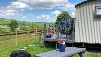 Cabin | Outdoor dining