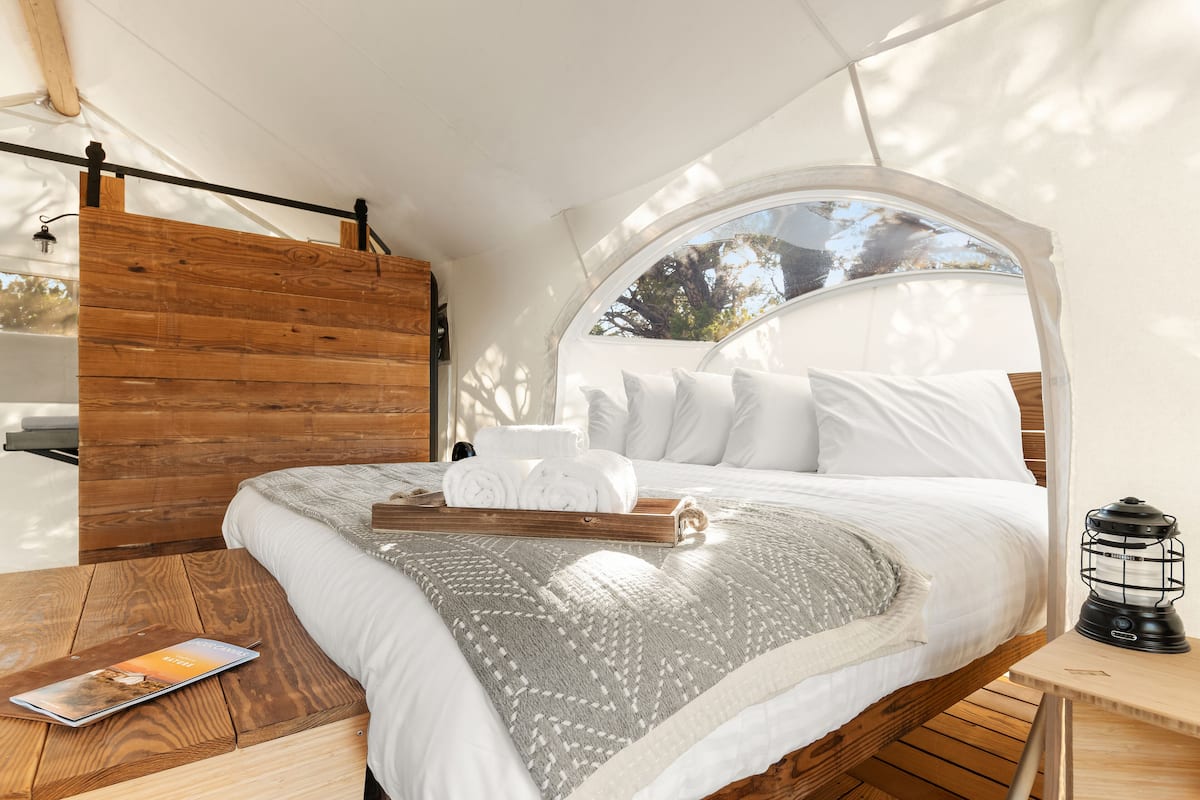 Premium bedding, memory foam beds, bed sheets