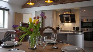 Rumah, 2 Tempat Tidur Twin | Dapur pribadi | Lemari es, microwave, oven, dan kompor